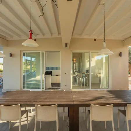 Partenope פאביננה